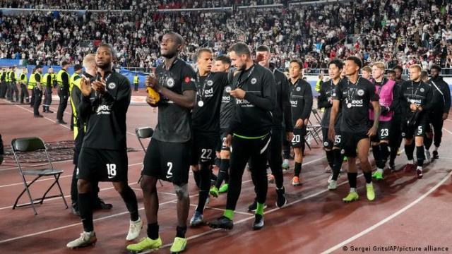 蜂鸟电竞-欧联杯冠军遭遇完败 法兰克福与顶尖豪门差距不小